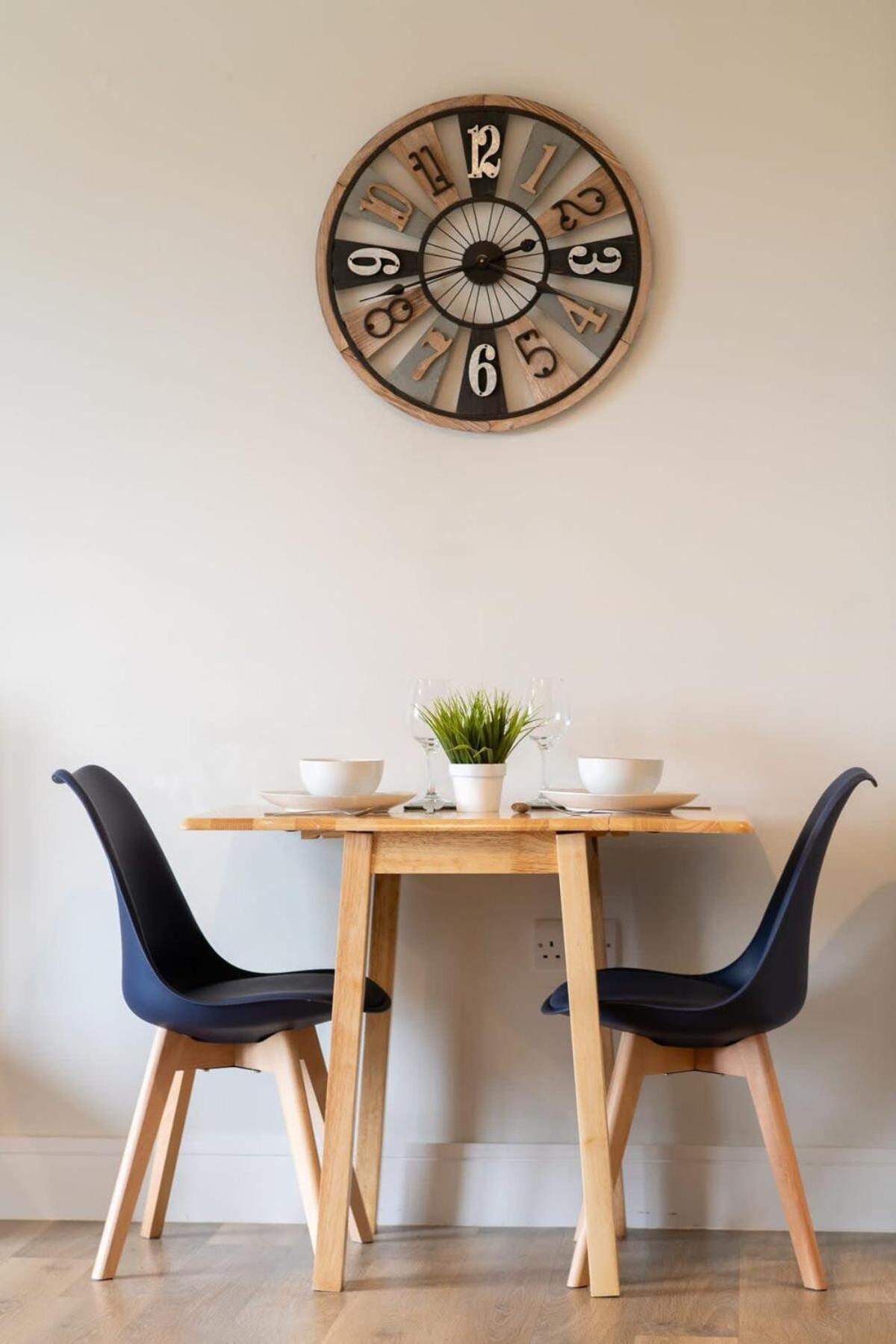 Fantastic 1 Bed Apartment In Crawley Экстерьер фото